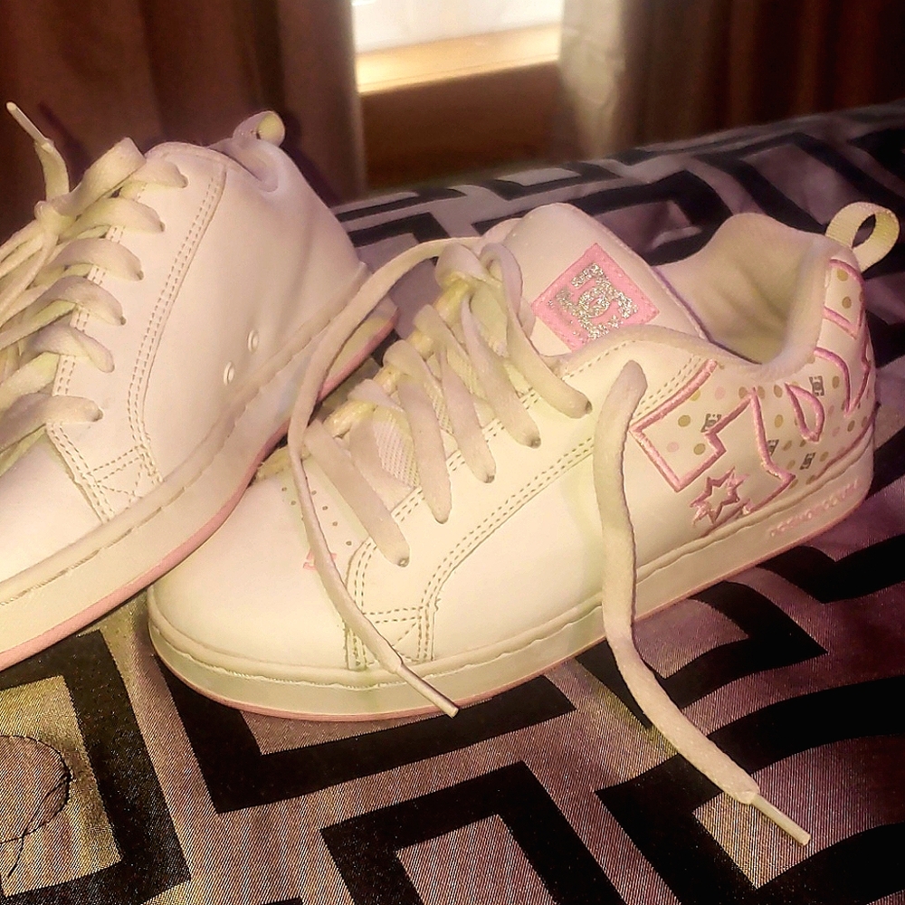 Girls Size 6 DC shoes